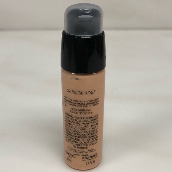 CHANEL Perfection Lumiere - Picture 2 of 5